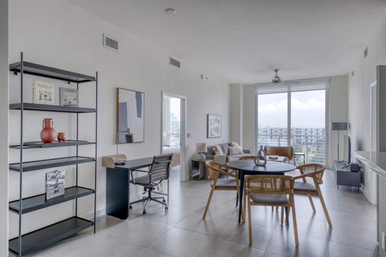 Brickell 2br W Gym Pool Wd Nr Center Mia-42 *